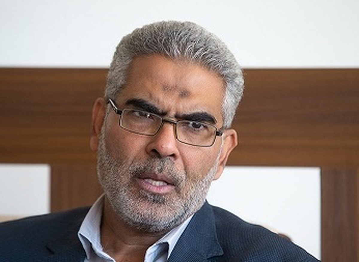 بانک مرکزی با شتاب در حال تضعیف پول ملی است